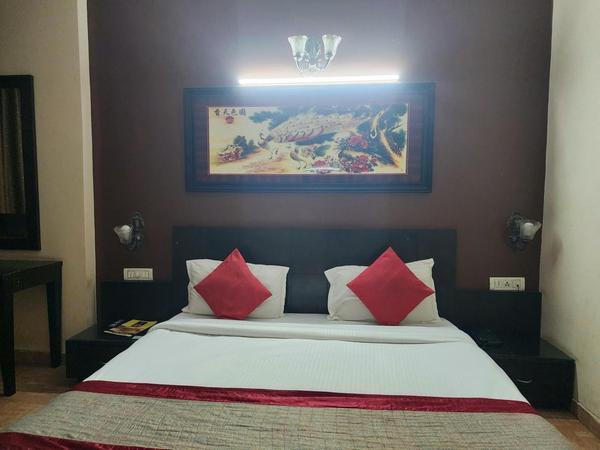 Hotel Mid Town Делхи Екстериор снимка