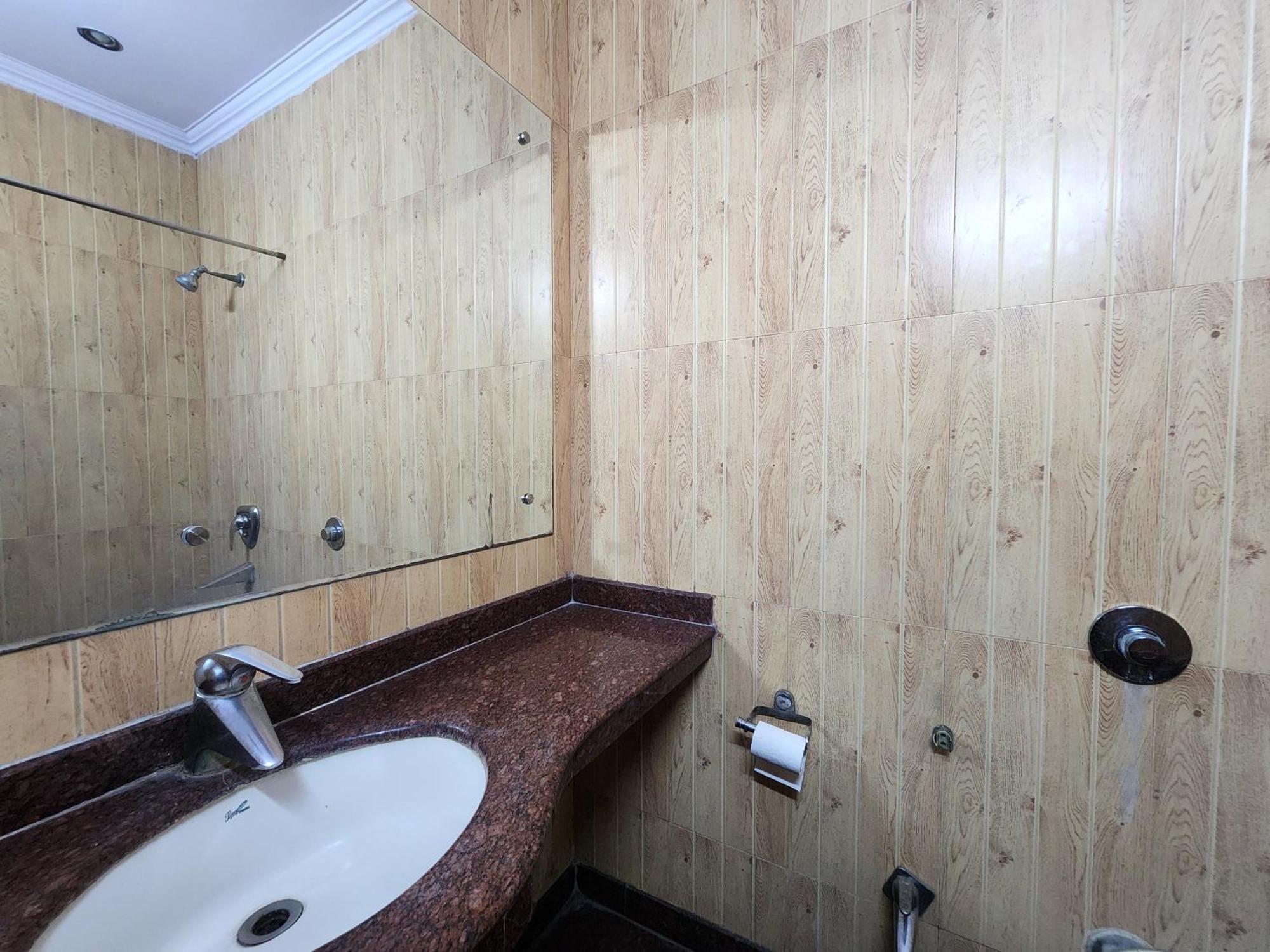 Hotel Mid Town Делхи Екстериор снимка