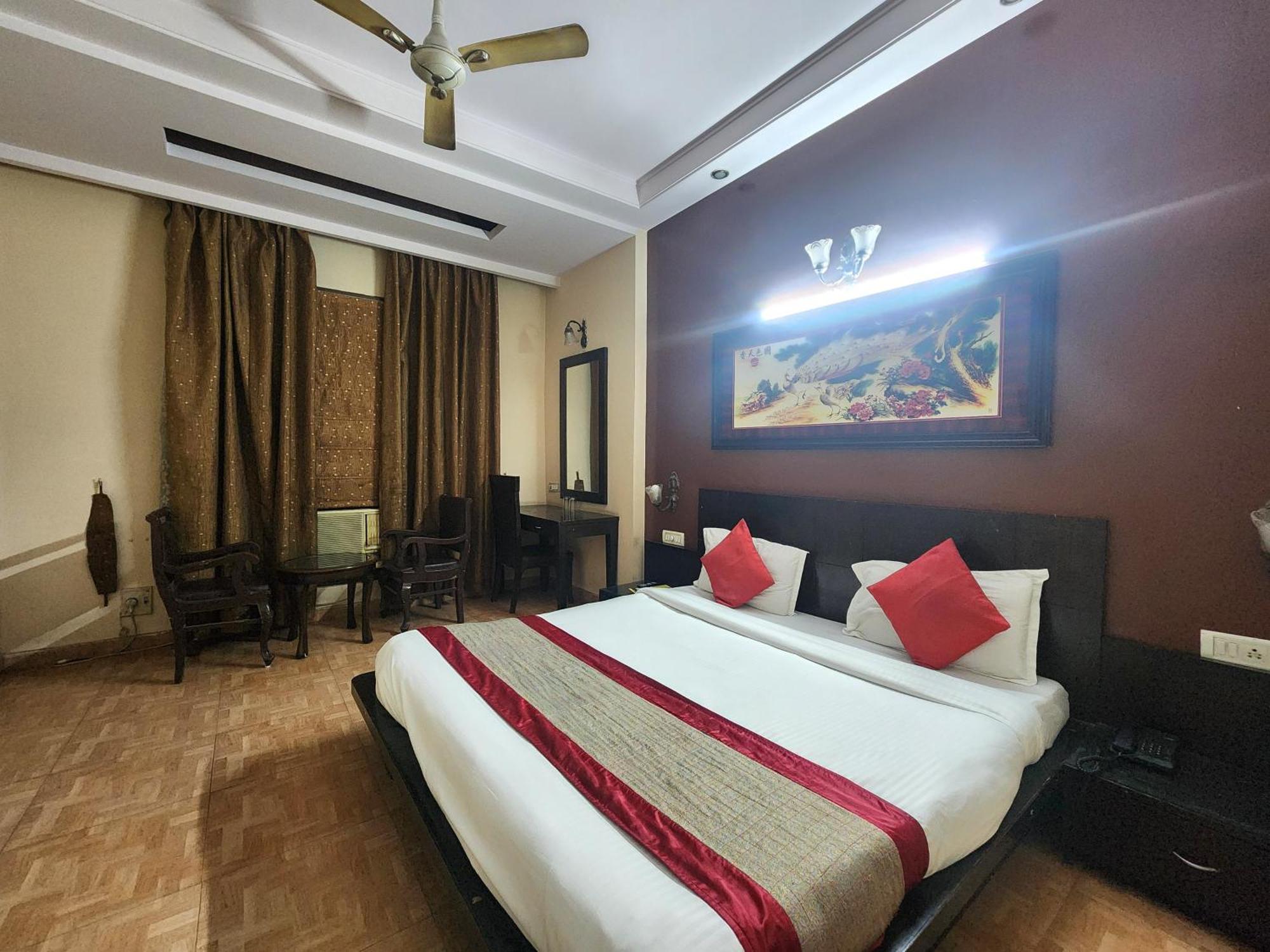 Hotel Mid Town Делхи Екстериор снимка